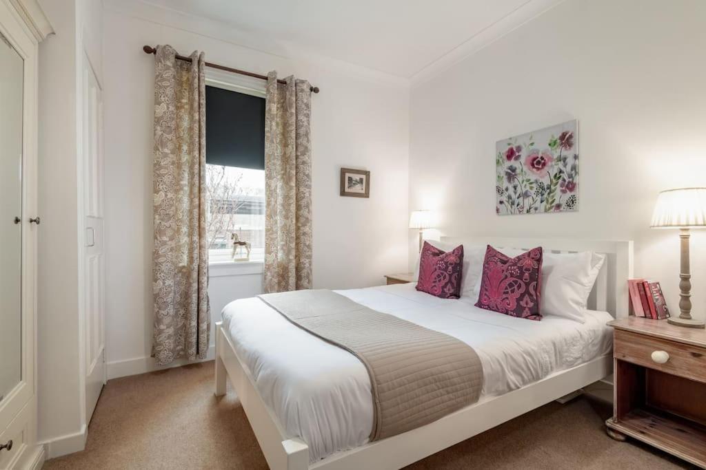 Heather Cottage, 2 Bedroom In Comrie Exteriör bild